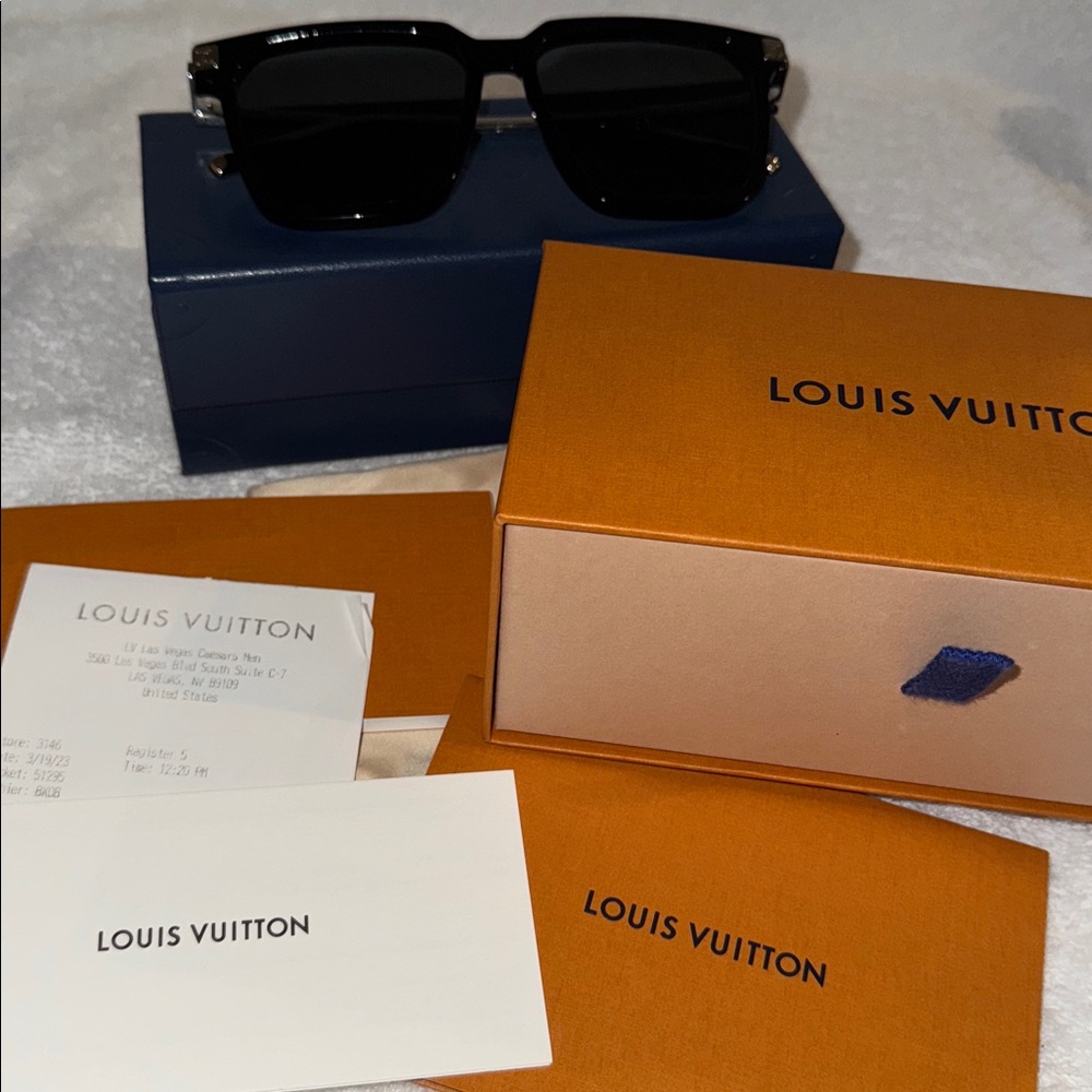 Louis Vuitton Rise Square Sunglasses Black - Picture 14 of 14